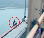 男子62米高橋跳下奇跡生還