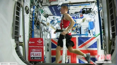 英国宇航员在空间站上跑马拉松