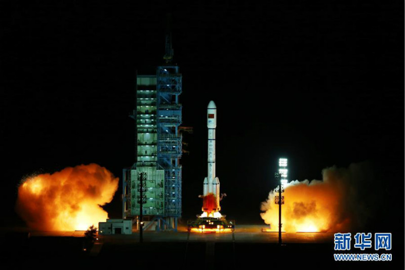 9月15日，中国在酒泉卫星发射中心用长征二号F T2火箭将天宫二号空间实验室发射升空。 新华社记者 琚振华 摄