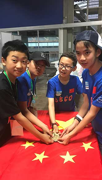 中国学生夺2017RoboRAVE国际机器人大赛冠军