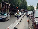 交警用扫帚举电线