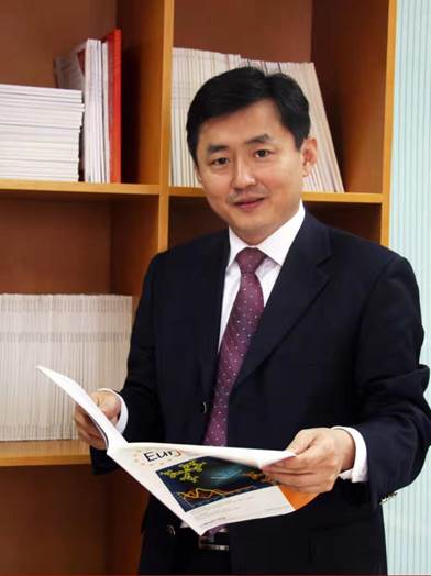 化学家丁奎岭：从分子合成到人才“催化”