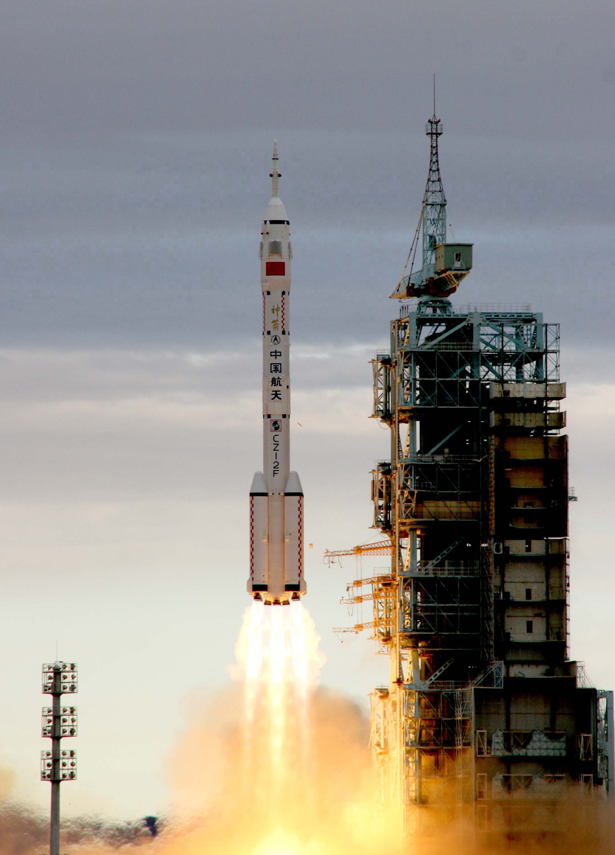 火箭队新赛季首战告捷