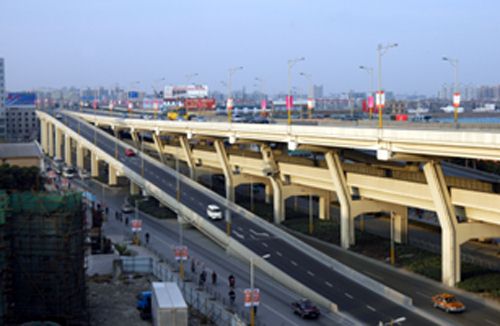 上海共和新路高架与轨道交通一体化工程